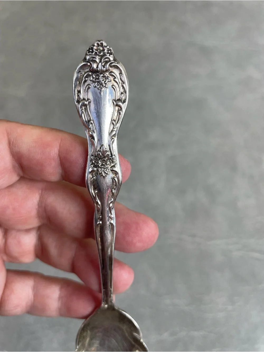 WM Rogers Vintage Silver-Plated Shell Sugar Spoon with Ornate Handle